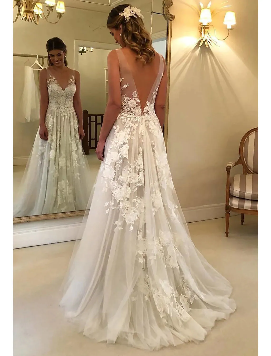 Beach Boho Wedding Dresses A-Line V Neck Sleeveless Sweep / Brush Train Lace Bridal Gowns With Appliques Summer Fall Wedding Party