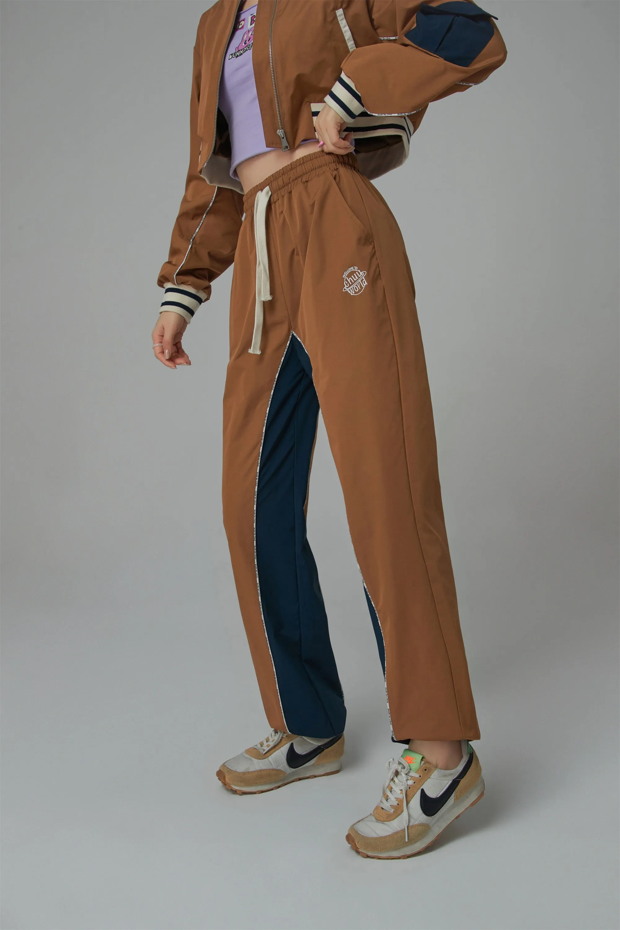 Chuu World Logo Jogger Pants