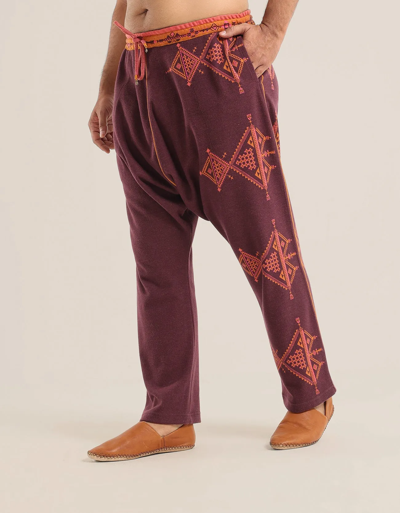 Harem pants with elastic on the waist and drawstring