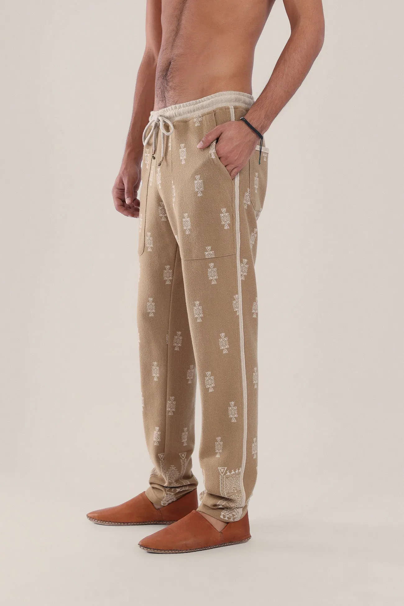 Straight leg patterned jacquard pants